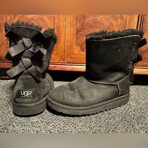 Kids Black Bailey Bow Uggs Ugg size 3 comfy